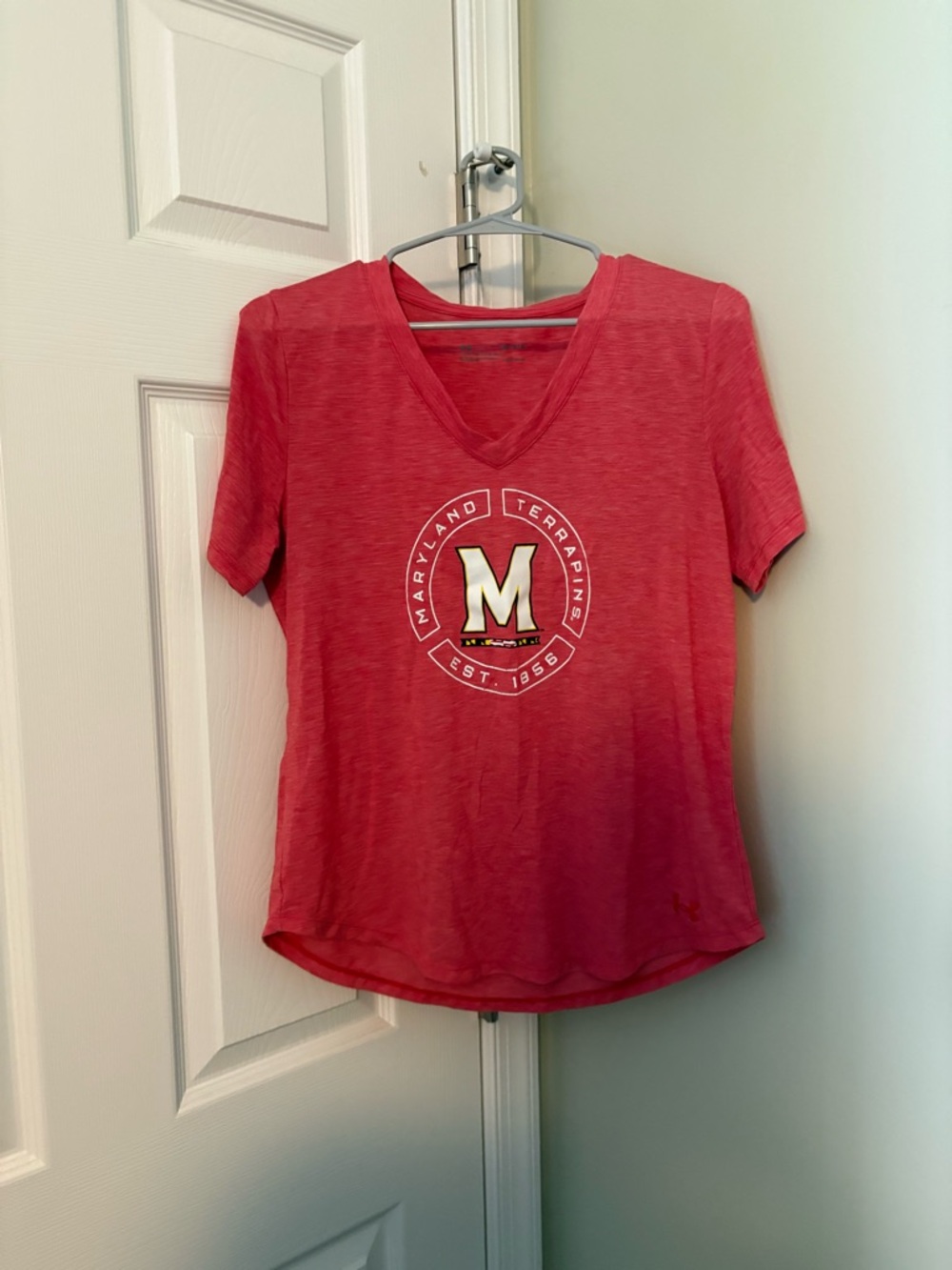 Maryland Terrapins Women's Red V-Neck Tee UA